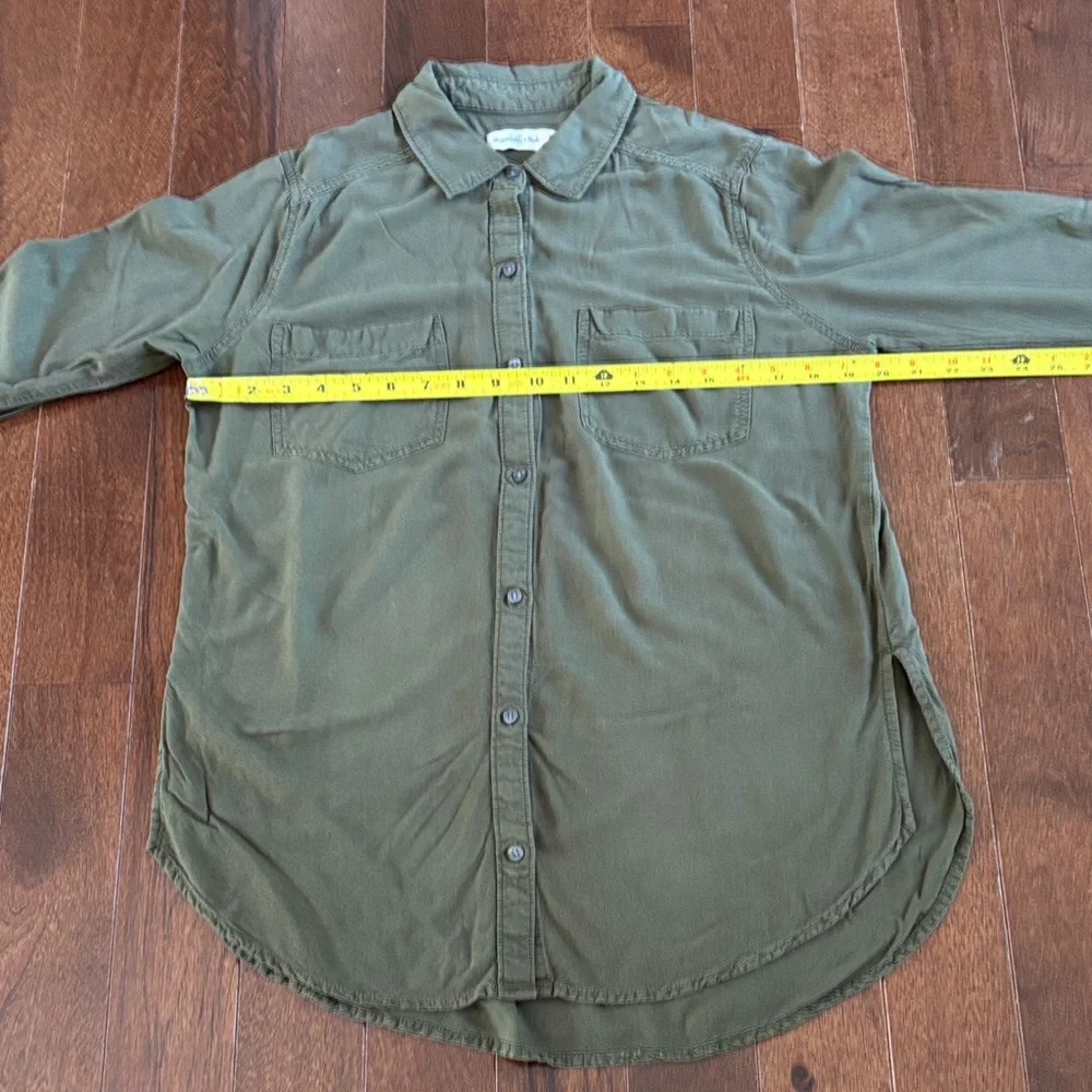 Abercrombie & Fitch Button-Down Shirt - Picture 6 of 7